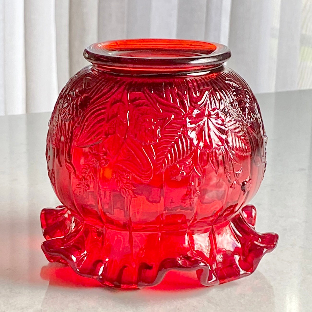 ヴィンテージ フェントン オールドバージニア ルビーレッド スカラップ