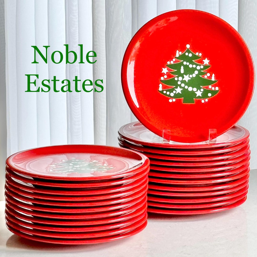 Vintage Waechtersbach Red Christmas Tree 10 Inch Dinner Plates