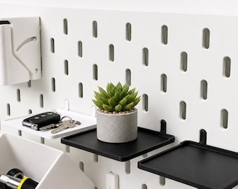3D Printed Pegboard Display Shelf for Collectible Figures – SKÅDIS Compatible