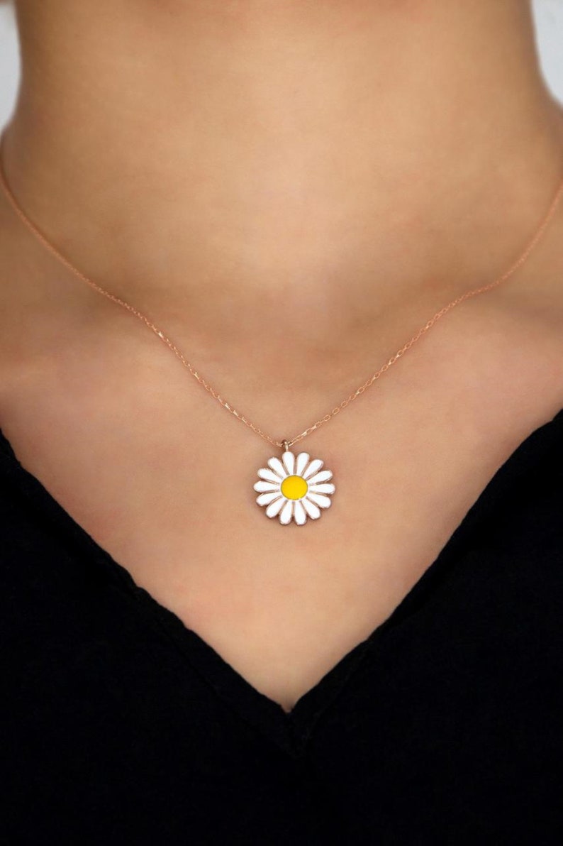 White Daisy Necklace Plant Necklace 925 Sterling Silver 14k Etsy