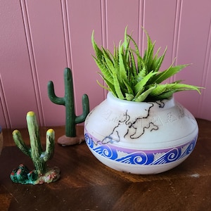 Vintage Navajo horsehair pottery with hand etching and painted color band purple to blue ombre southwest style decor 3.75 inches planter pot