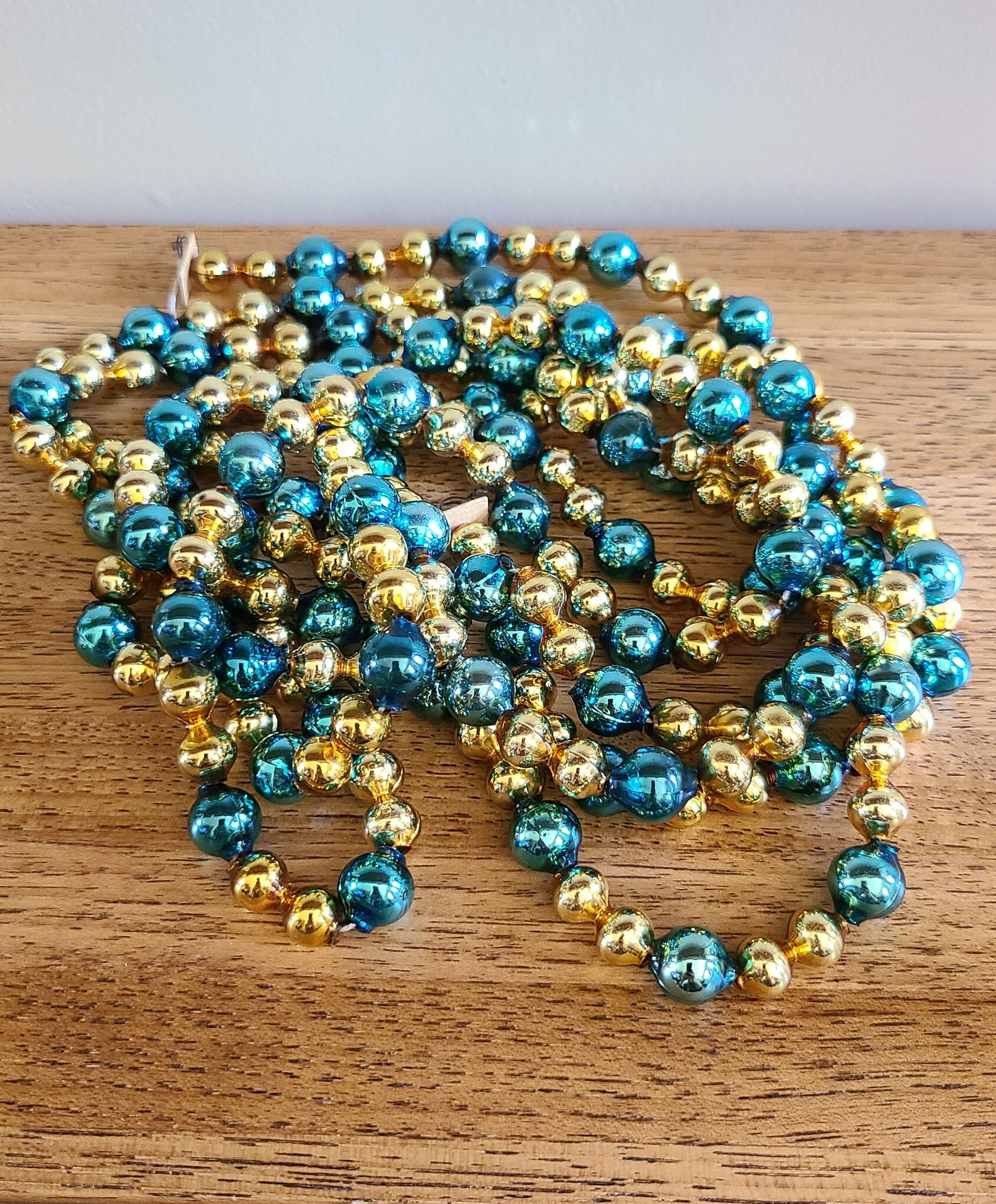 Dolicer Gold Crystal Garland, 20Ft Gold Garland, Christmas Tree Beads  Christmas Tree Garland Clear Iridescent Gold Bead Garland Twist Bead String