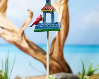 Birdfeeder w/Cardinal  Pick