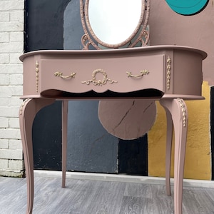 French style dressing table| French style dressing table | Kidney shaped vanity | Louis Style