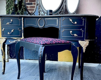 black colour dressing table Dressing Table: Desk with 10 Light Bulbs Black Dressing Table Studio GKW