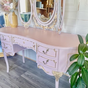 French Louis Style dressing table| French Louis Style dressing table | Olympus dressing table | Louis style | Bespoke