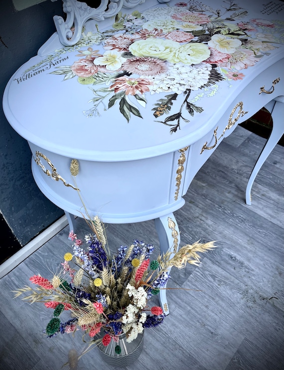 French Style Kidney Shaped Dressing Table | Compact Vanity