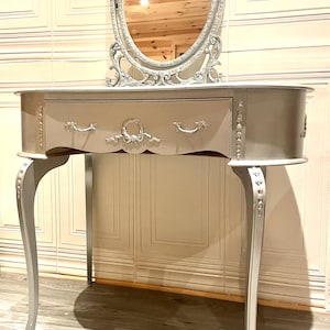 French style dressing table| French style dressing table | Kidney shaped vanity | Louis Style