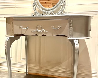 French Style Dressing Table: Kidney Shaped Louis Vanity