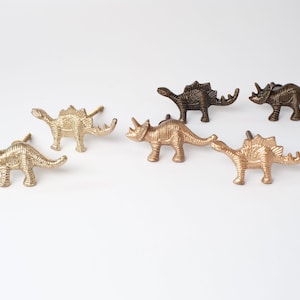 Dinosauriernknauf - Triceratops / Stegosaurus Knauf - Goldener oder Rustikaler Griff - Jurassic Hardware - Kinderzimmer Accessoire