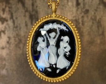 アガサ・ハークネス、ネックレス、ブローチ、ファイル - Etsy 日本