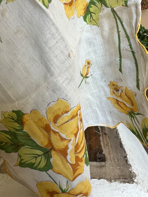 Set of 2 Yellow Floral Handkerchiefs / yellow flo… - image 10