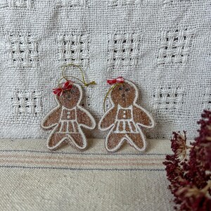 Set of 2 Gingerbread Girl Ornaments / gingerbread / ornaments / Christmas / Christmas decor / Christmas ornaments / kitchen decor