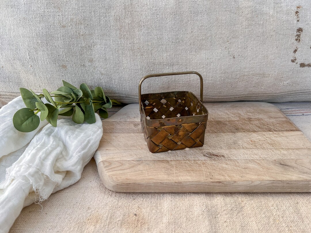 Vintage Brass Woven Basket Made in India / Vintage Decor / Brass Decor