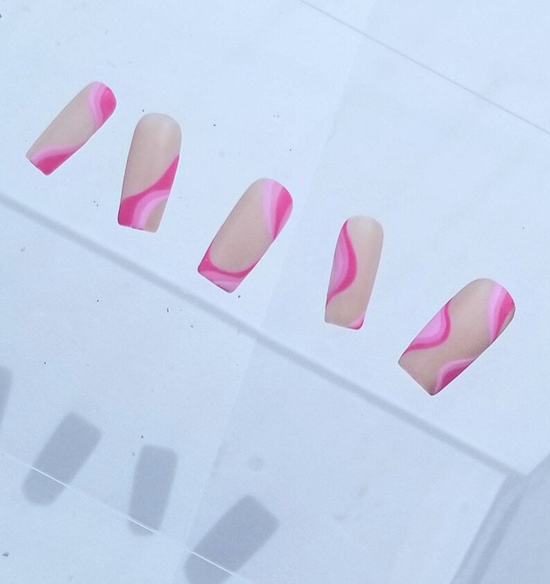 Pink Abstract Swirls //PRESS-ON nails image 0