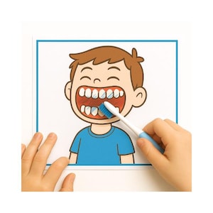 Könnte beinhalten: Illustration eines Cartoon-Jungen mit offenem Mund, der Zähne zeigt, die mit einer blau-weißen Zahnbürste geputzt werden. Der Junge trägt ein blaues T-Shirt. Das Bild hat einen blauen Rand auf weißem Hintergrund.