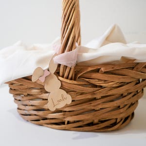 Ostern Korb Tags, Ostern Namensschild, personalisierte Ostern Tag, Ostern Geschenkanhänger, Hase Namensschild, Namensschild aus Holz