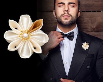 Groom's boutonniere in ivory and gold - buttonhole flower "Daydream" made of satin fabric // boutonniere for suit lapel wedding
