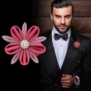 Buttonhole flower "Mae" for men | Corsage for groom and best man / Flower for the lapel in berry