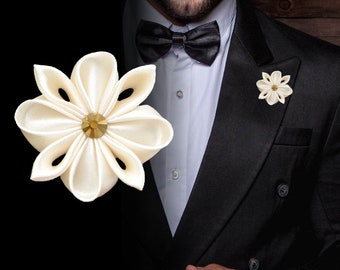 Elegant buttonhole flower "Ivory & Gold" in classic ivory and gold | Fabric flower for the buttonhole made of satin // Boutonniere for groom