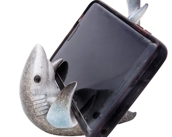 Soporte para teléfono con figura de tiburón de resina: decoración divertida para el escritorio.