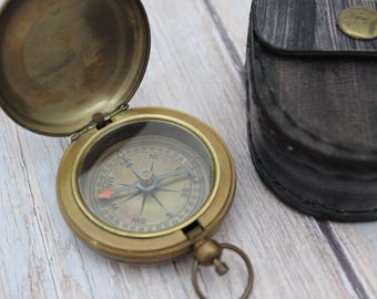 Brújula de bolsillo vintage de latón con funda de cuero: regalo de navegación de estilo antiguo