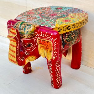 Handbemalter Elefantenhocker / Fußhocker, handbemalter Hocker, dekorativer Miniaturhocker, Kinderhocker, Elefantentisch, Elefantenhocker, Fußstufenhocker.