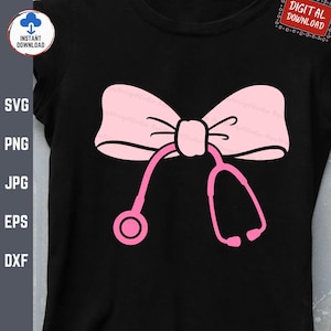 Può includere: Un fiocco rosa con uno stetoscopio sotto. Il fiocco è un simbolo di femminilità e lo stetoscopio è un simbolo di medicina. Questo design è perfetto per un'infermiera, un medico o chiunque ami il campo medico.