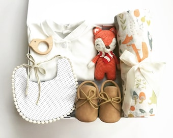Newborn Baby Shower Gift Box | Gender Neutral Unisex Baby Gift | Woodland Forest Theme Baby Gift Set