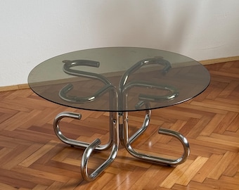 Vintage Bauhaus Style Round Coffe Table / Smoked Glass Top / Tubular Chrome Base / Italian Space Age Side Table / Living Room Table / 1970s