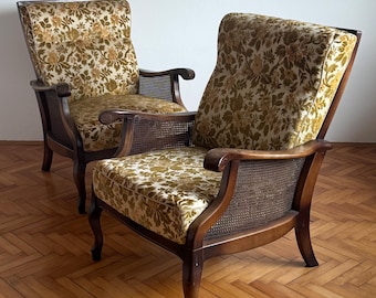 1 of 2 antique armchair / castle style armchair / armchair made in Yugoslavia / vintage wooden armchair / armchair with floral pattern 1970s