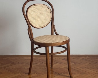 Brown vintage Thonet style dining chair / mid-century bentwood chair / wooden bistro chair / rattan chair / made in Yugoslavia 1970s