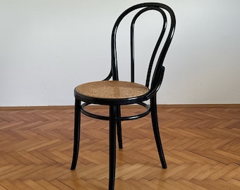 Black Thonet Style Chair no. 18 / Vintage Bentwood Dining Chair / Cafe Chair / Kitchen Chair / Accent Chair / Made in Italy / 1980s