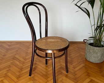 Thonet-style chairs no. 18 / Cafe chair/ Vintage chair / Mid-century / rattan seat / iconic design / Thonet 18 / Italy / 60s