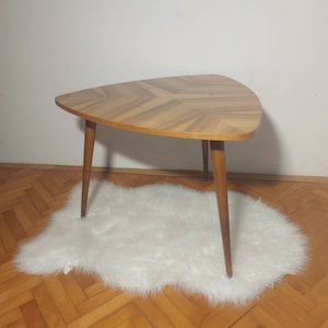 Mid Century Tripod Coffee Table / Vintage Small Side Table / End Table / Bedside Table / Plant Stand / Scandinavian Design / 1960s
