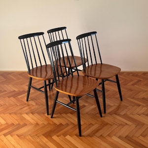 1 of 4 Vintage Solid Wood Windsor Dining Chairs / Mid Century Modern Chairs / Ilmari Tapiovaara Style Chairs / Scandinavian Design / 1960s
