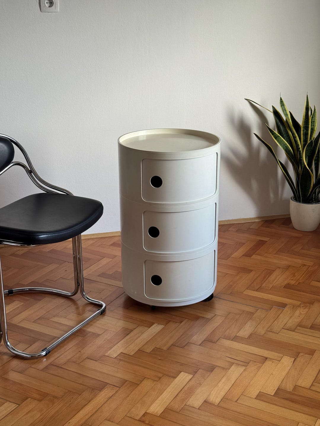 Vintage Kartell Cabinet 4979 by Anna Castelli / Trolley