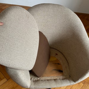 Milieu du siècle / fauteuils simples pivotants / egg chair / STOL KAMNIK / fauteuil de bureau / de salon / chaise beige / chaises design / Yougoslavie image 9