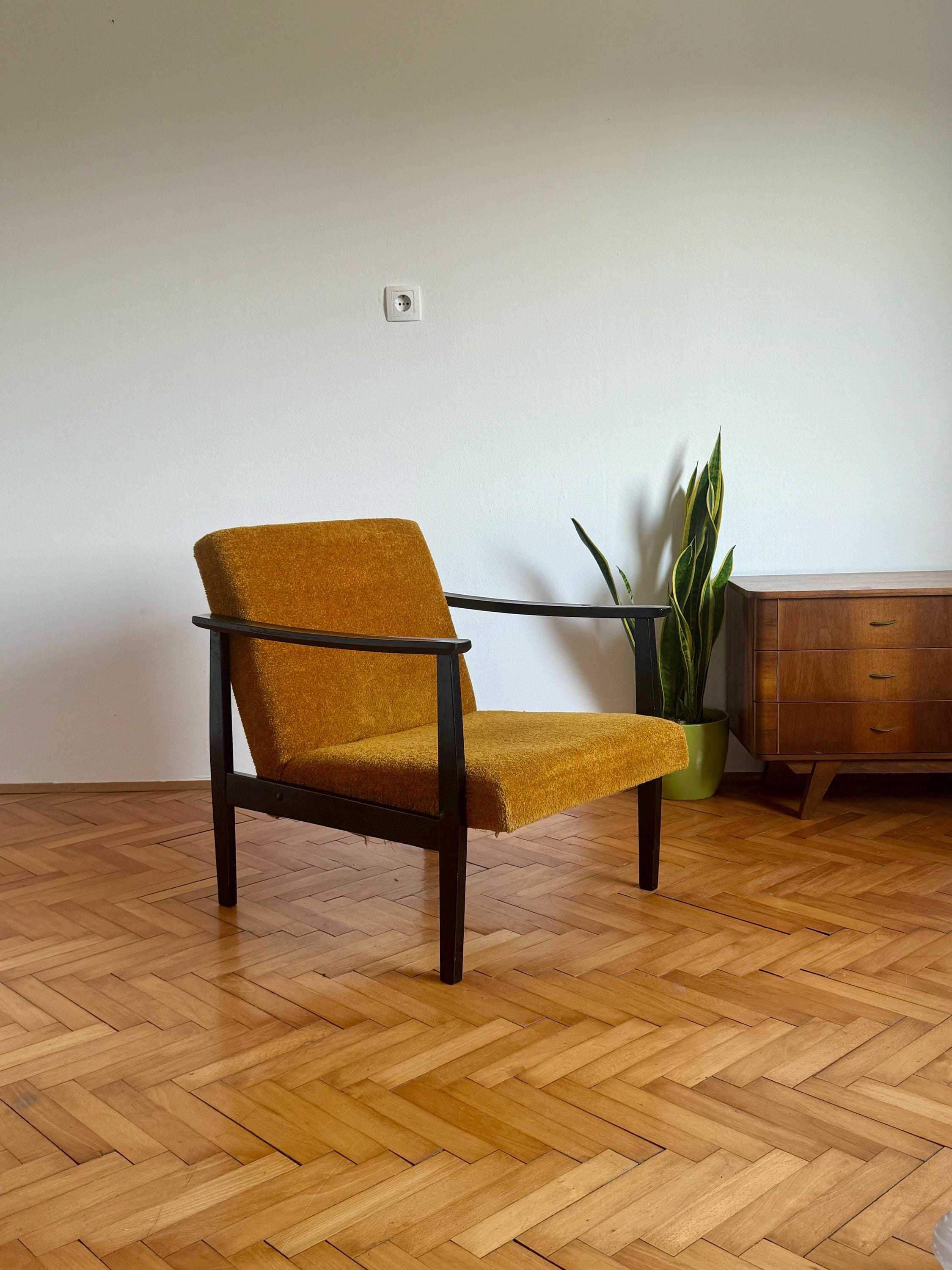 60's ミッドセンチュリー イエローアームチェア 60's ミッドセンチュリー イエローアームチェア 60's ミッド