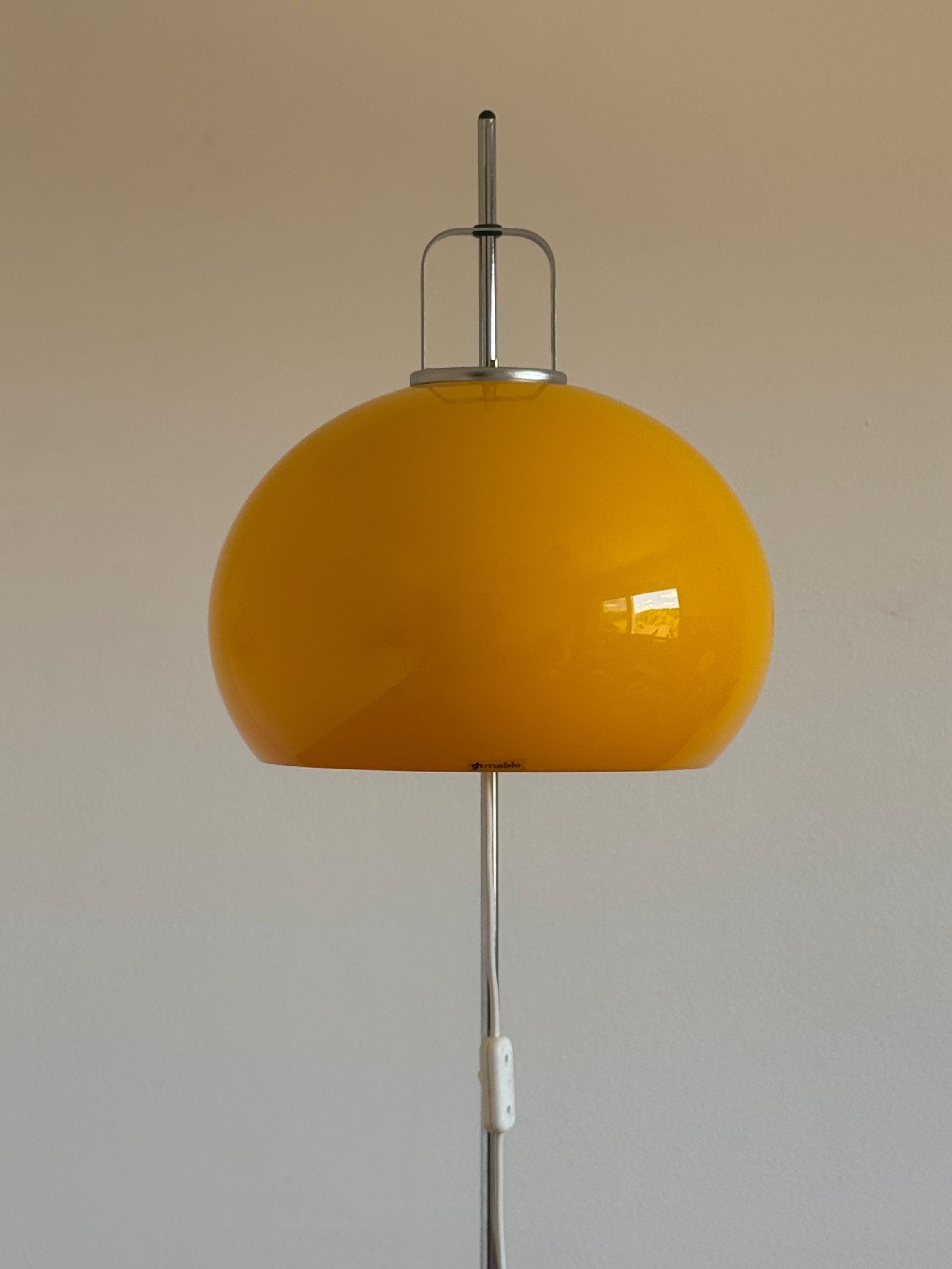 イエロー　レア　卓上ランプ　スペースエイジ　レトロポップ　アンティーク　ライト イエローレア卓上ランプスペースエイジレトロポップアンティークライト