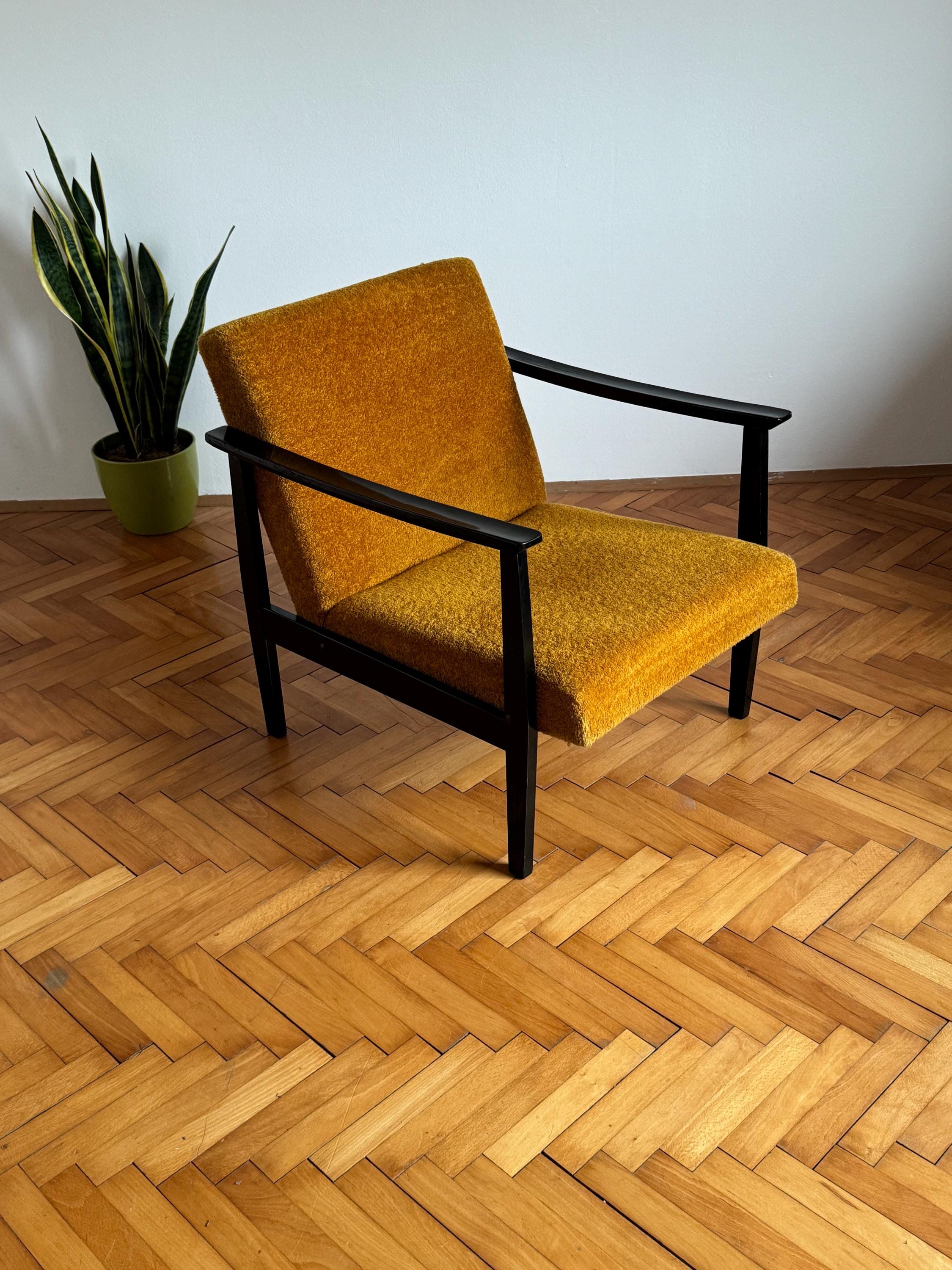 60's ミッドセンチュリー イエローアームチェア 60's ミッドセンチュリー イエローアームチェア 60's ミッド