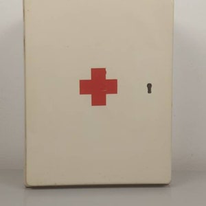 Vintage First Aid Box Red Cross Plastic Box Medical Soviet Box Medicine Box  Pharmacy Healthcare Workers Gift First Aid Caddy Doctor Gift 