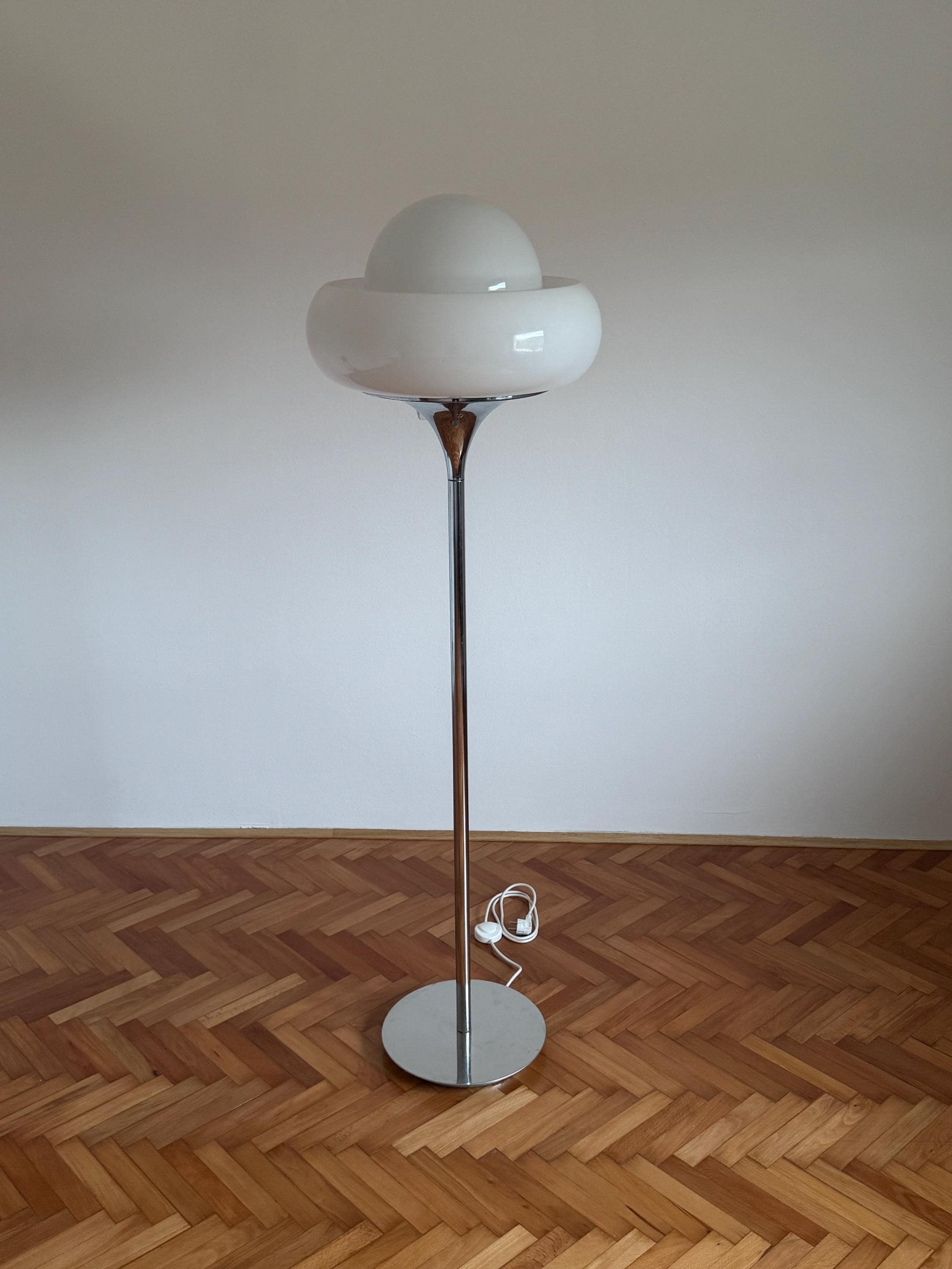 Meblo Guzzini White Vintage Floor Lamp Jadran / Mid Century Modern
