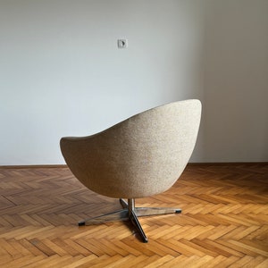 Milieu du siècle / fauteuils simples pivotants / egg chair / STOL KAMNIK / fauteuil de bureau / de salon / chaise beige / chaises design / Yougoslavie image 6