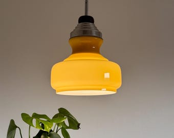 オパールガラスのペンダントライト Shoemaker pendants 白の