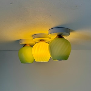 1 z 4 Vintage Green Swirl Glass Sconces / Włoskie lampy sufitowe / Lampy ścienne lub sufitowe MCM / Oświetlenie retro z lat 70.