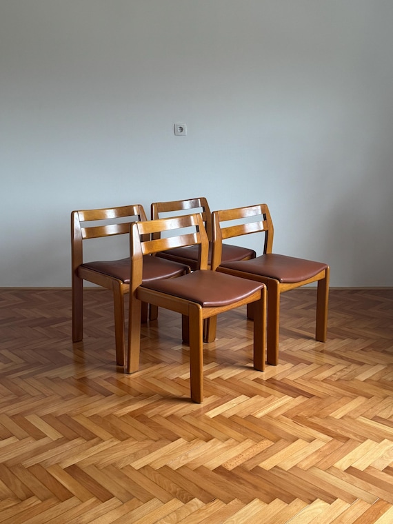 SET of Elegant Vintage Chairs Mid Century Modern Wooden Dining