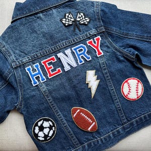 Veste en jean personnalisée pour enfant : écussons personnalisés, cadeau d'anniversaire, cadeau pour garçon