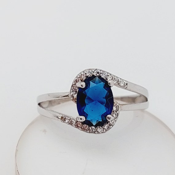 Bague Ancienne En Argent Massif 925 - Taille 51, Poids 2,4 G, Sertie D'un Saphir, Occasion
