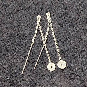 Örhängen med pendel i sterlingsilver med kedja, minimalistiska smycken, present till henne - spiral